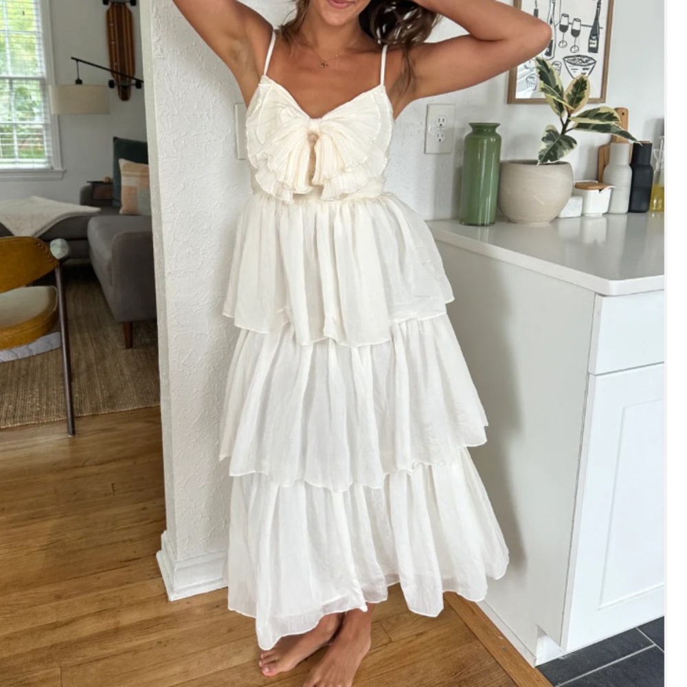 Elegant White Tiered Dress